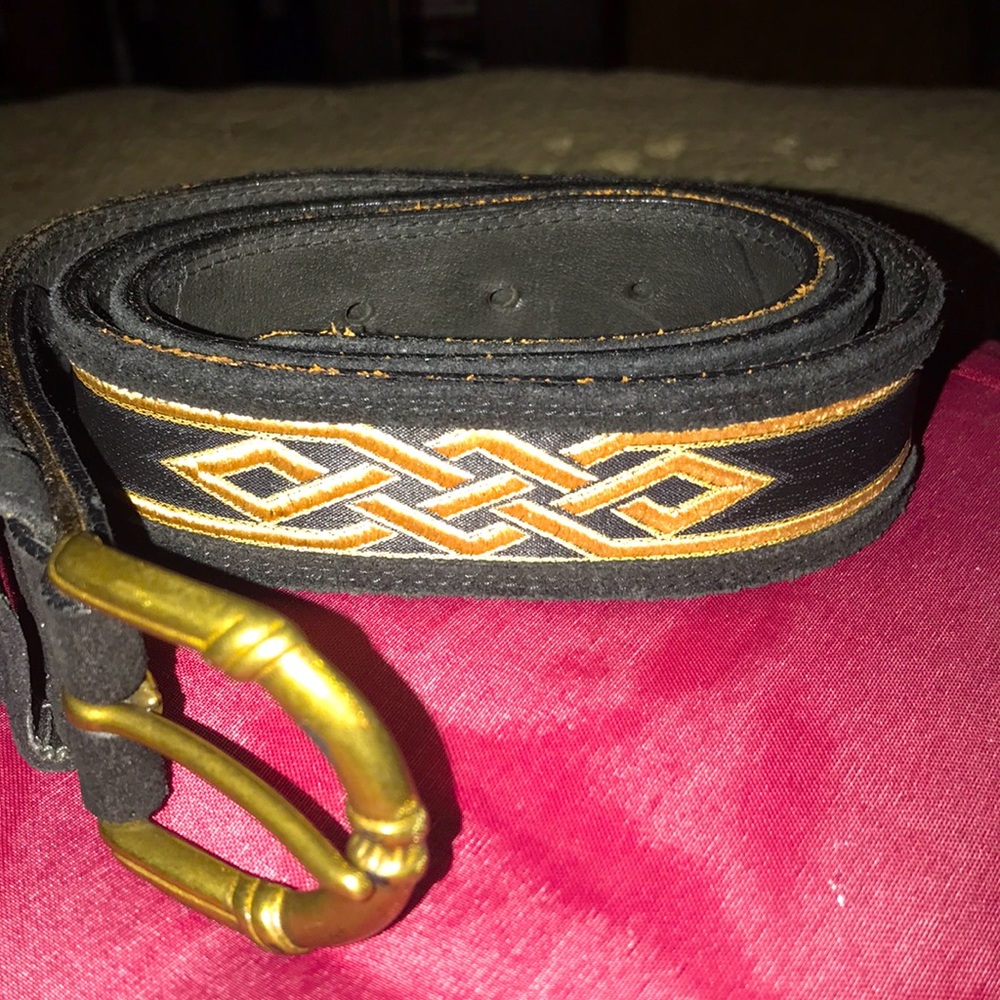 BANANA REPUBLIC Black Leather Suede Belt Size 34” Gold embroidery design
